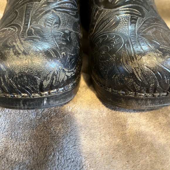 Dansko Professionals - tooled black leather - Picture 5 of 5
